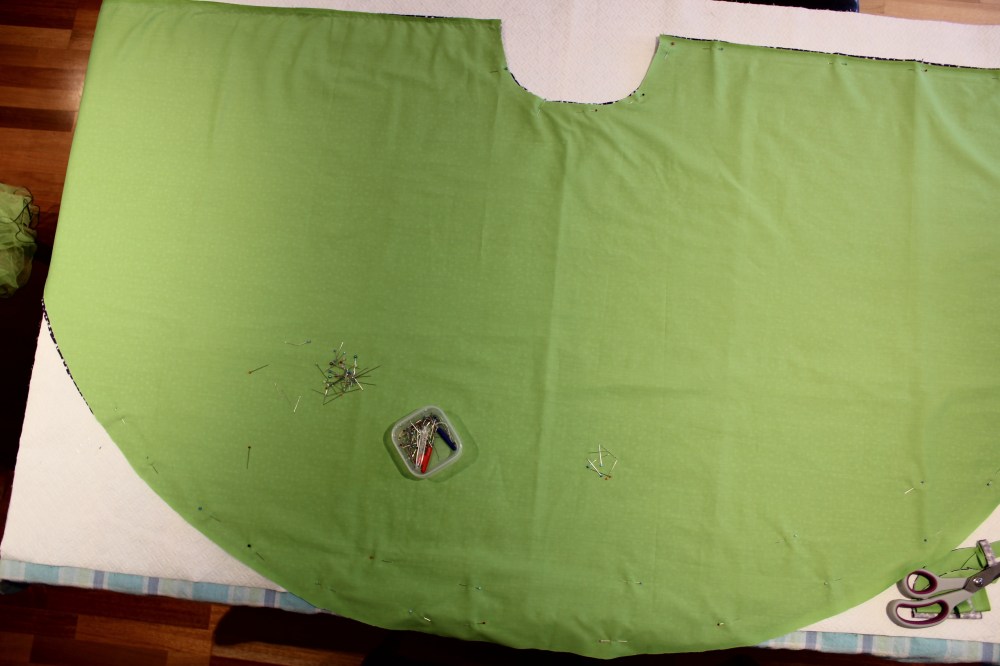 halloween-cape-green-daisydenimdesigns-com