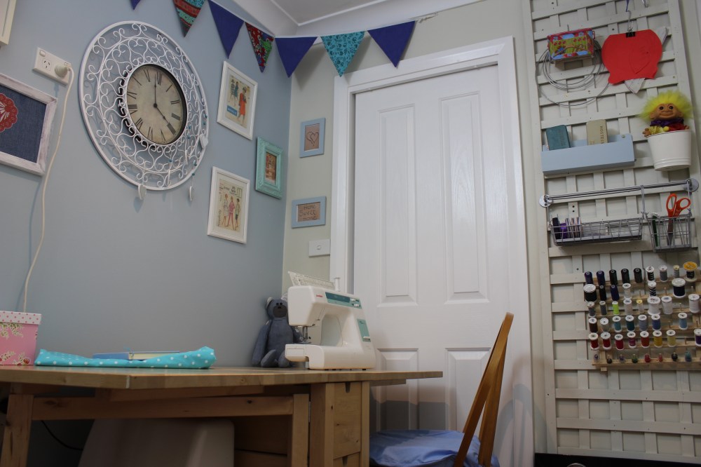 sewing-room-makeover-daisy-denim-designs-001