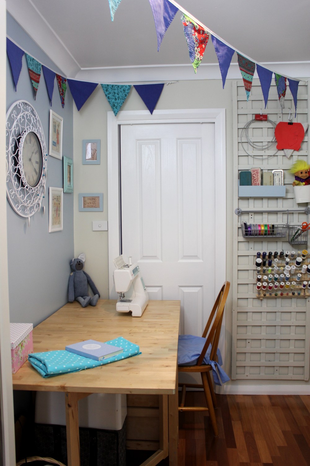 sewing-room-makeover-daisy-denim-designs-002